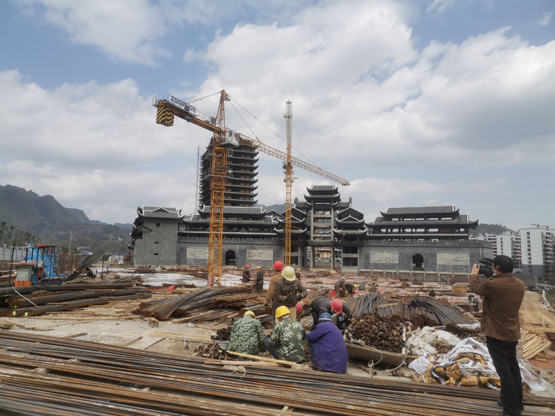 張家界國(guó)輝建材有限公司,張家界塔吊租賃,施工電梯租賃,重型吊車租賃,隨車吊租賃,辦公車輛